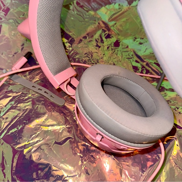 Razer Kraken Kitty RGB USB Gaming Headset Quartz Pink - Picture 12 of 13